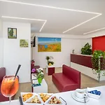 Dipladenia Garden Country Çiftlik konaklama *