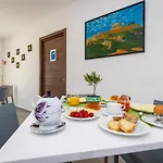 Dipladenia Garden Country Çiftlik konaklama Mascali