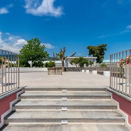 Gospodarstwo agroturystyczne Dipladenia Garden Country *