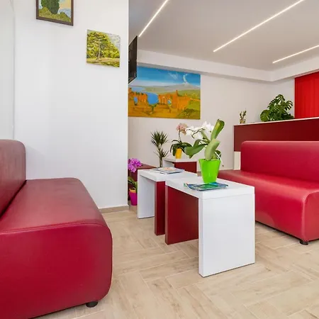Dipladenia Garden Country Gospodarstwo agroturystyczne Mascali