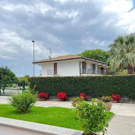Dipladenia Garden Country Gospodarstwo agroturystyczne *