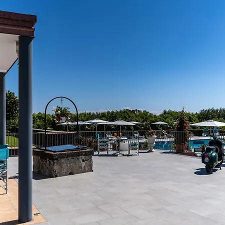 Dipladenia Garden Country Çiftlik konaklama Mascali